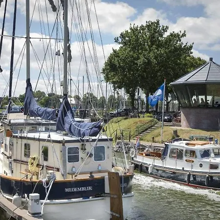 Bed And Breakfast Het Emmapark Medemblik Exterior photo