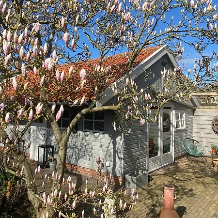 Bed And Breakfast Het Emmapark Medemblik Exterior photo